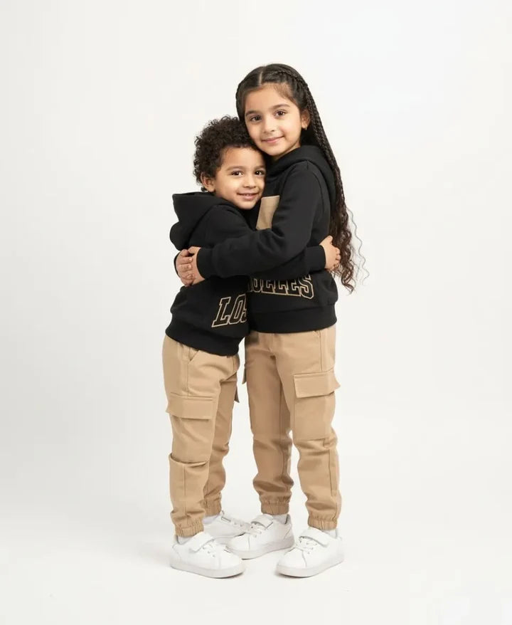 Unisex Kids Fleece Hoodie & Trouser Set – Black & Beige “Los Angeles” Outfit